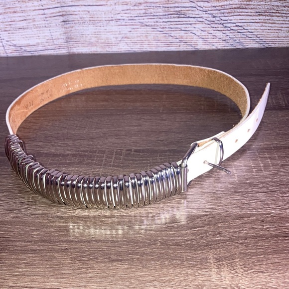 Acessories by Pearl Accessories Vintage S M White Leather Belt W